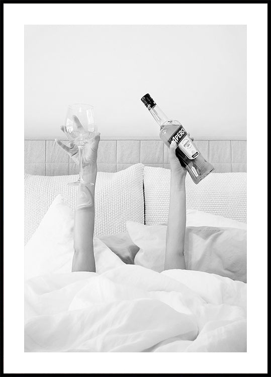 Pôster discreto de Aperol na cama