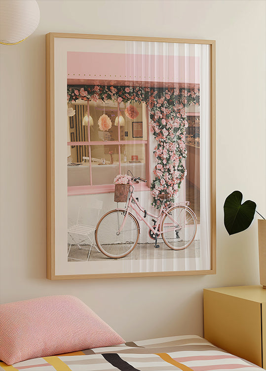 Póster Uma bicicleta rosa em flor