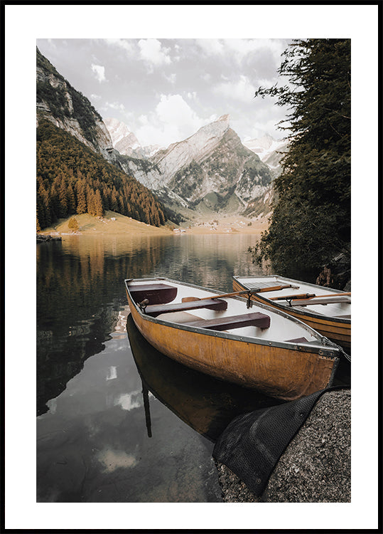Serene Lake Reflection Plakat - Posterbox.dk