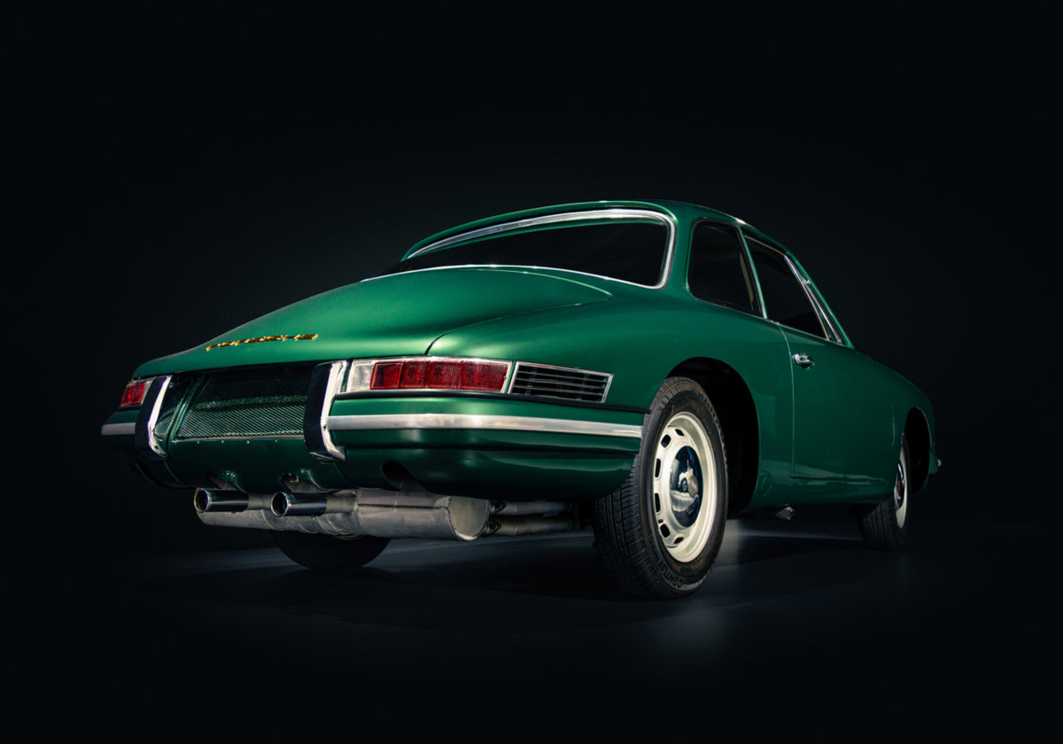 Carro esportivo verde clássico