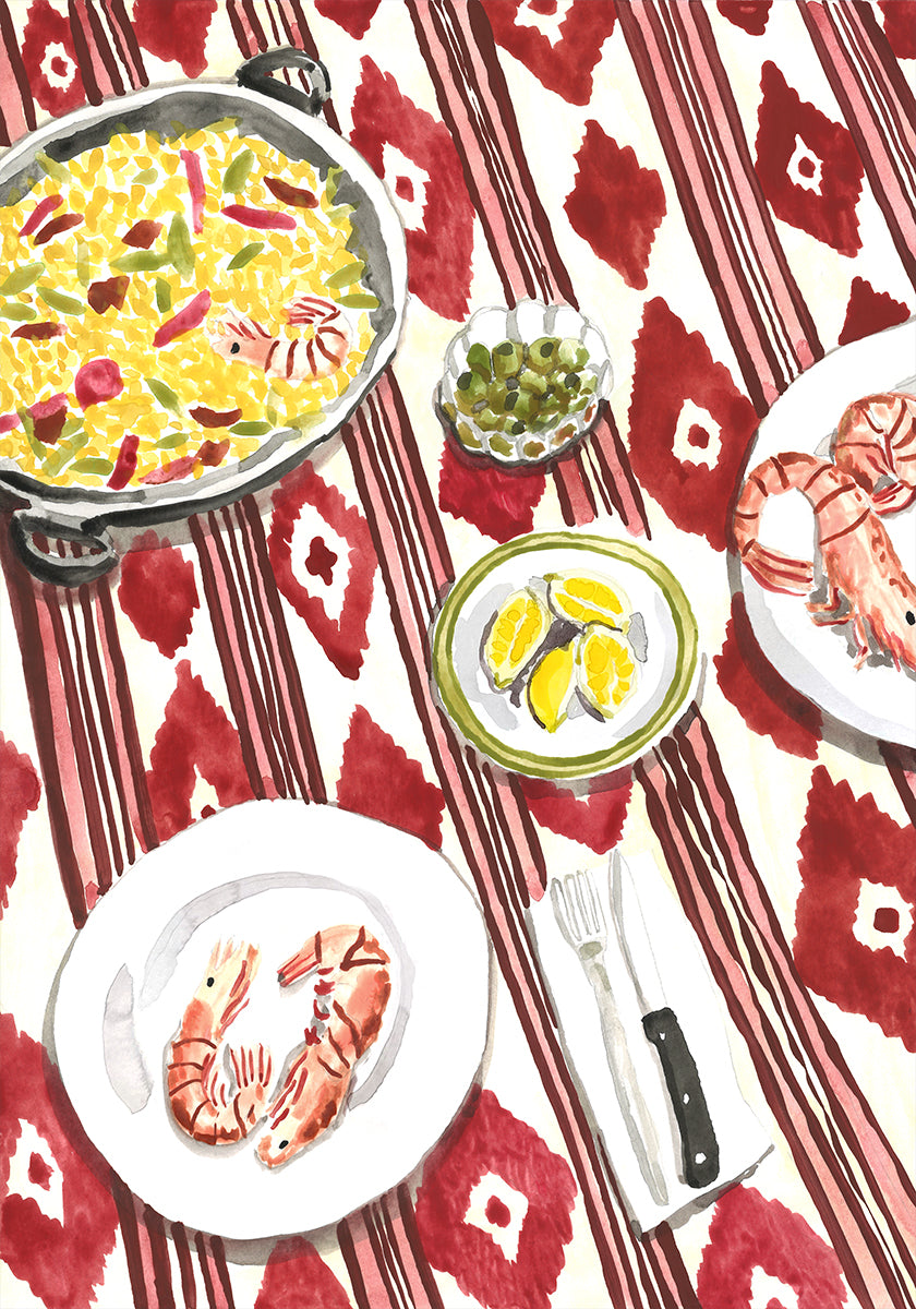 uma mesa posta com uma variedade de alimentos, incluindo camarão, vegetais e uma tigela de arroz.