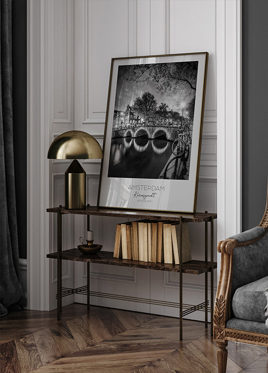 Em foco: AMSTERDAM Paisagem noturna idílica de Keizersgracht Poster