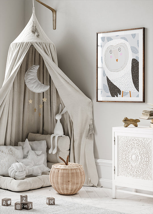 Pôster Coruja engraçada de inverno com padrão de folha cinza da artista Carla Daly