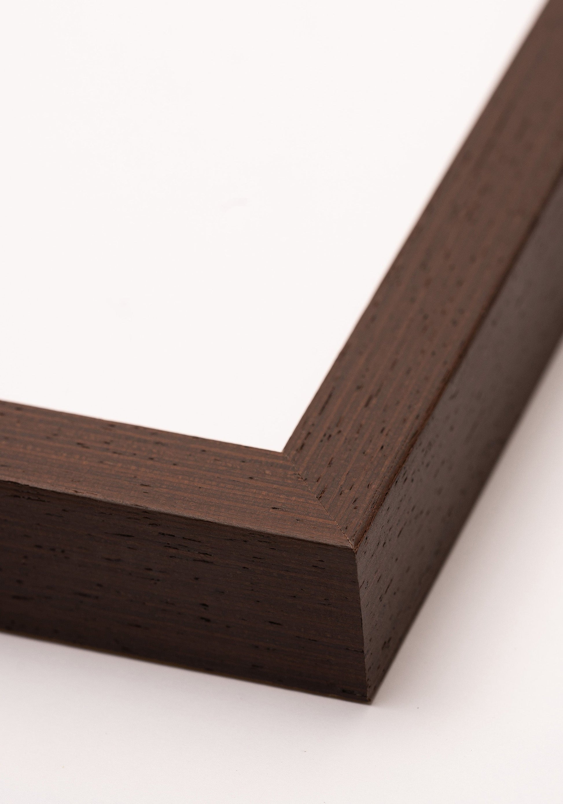 Moldura de madeira premium Nielsen Dark Oak