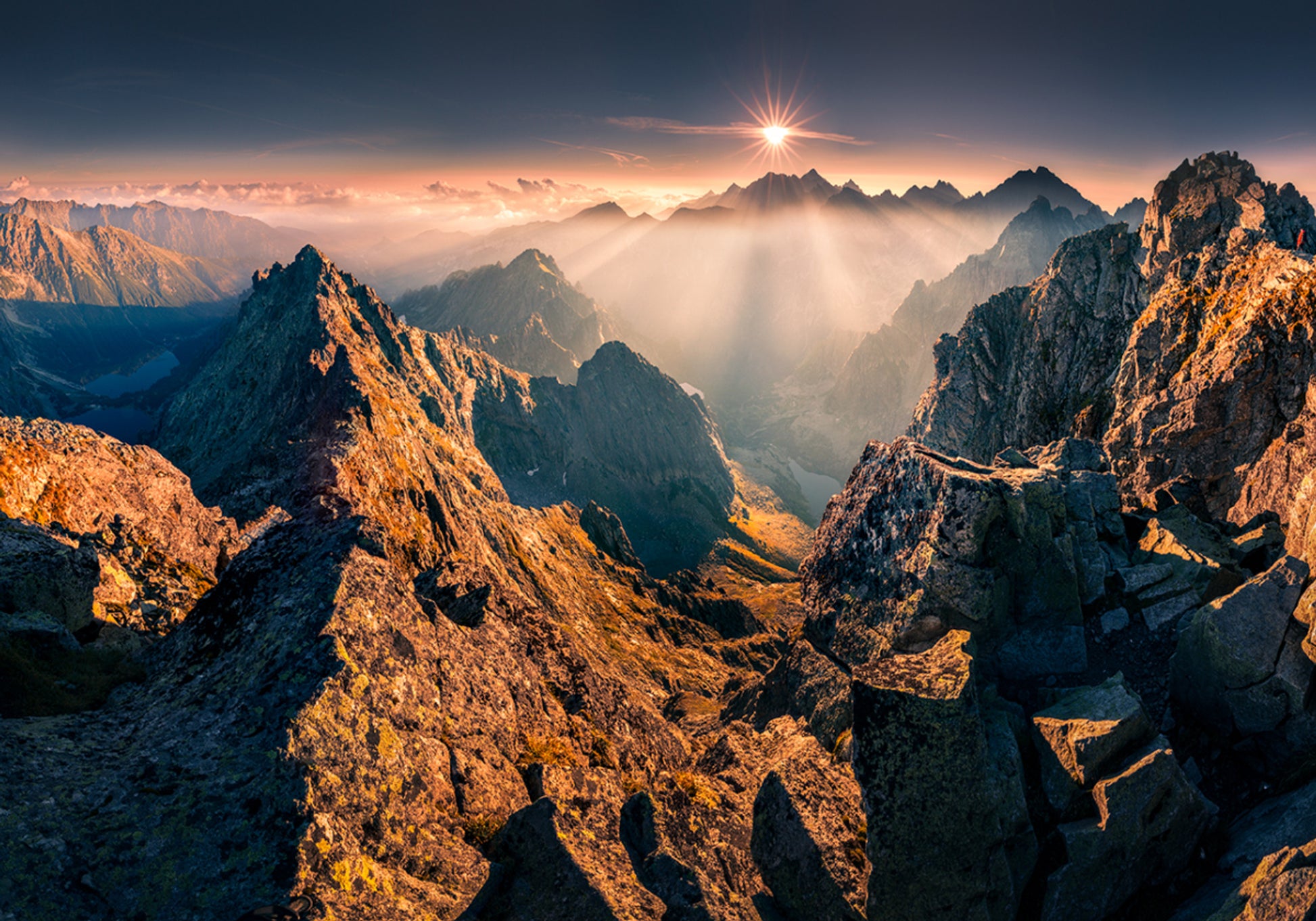Picos das Montanhas Douradas