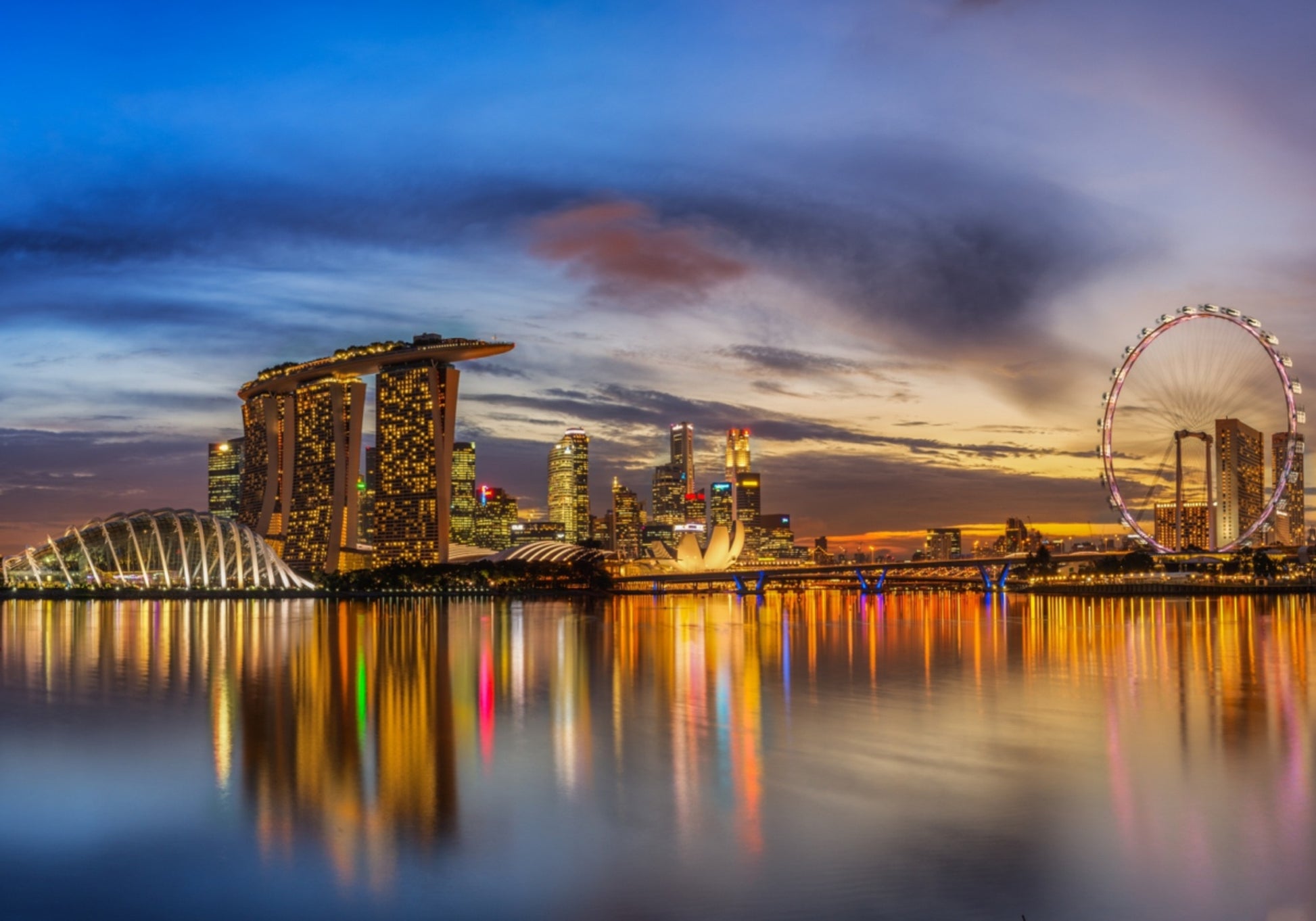 Brilho crepuscular de Marina Bay