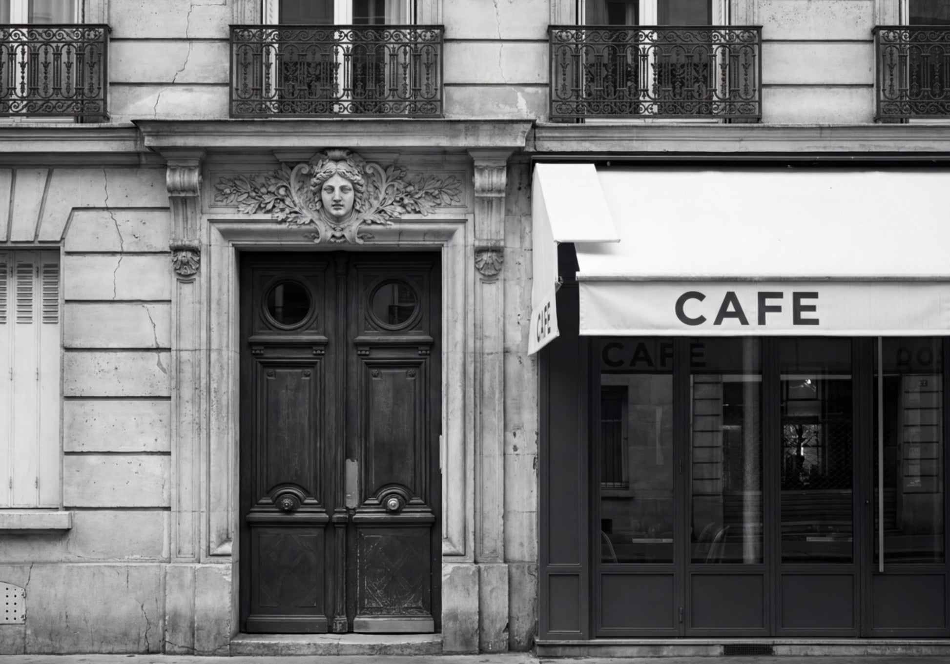 Fachada do Café Parisiense