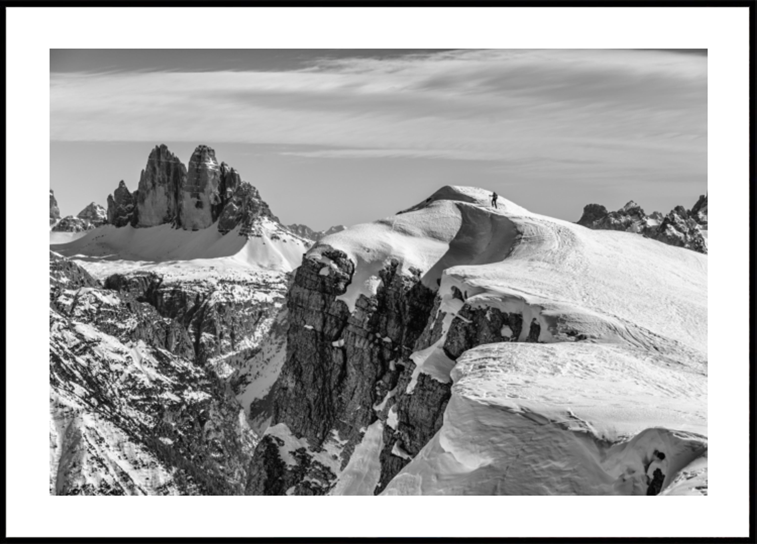 Caminhante solitário Snowy Ridge
