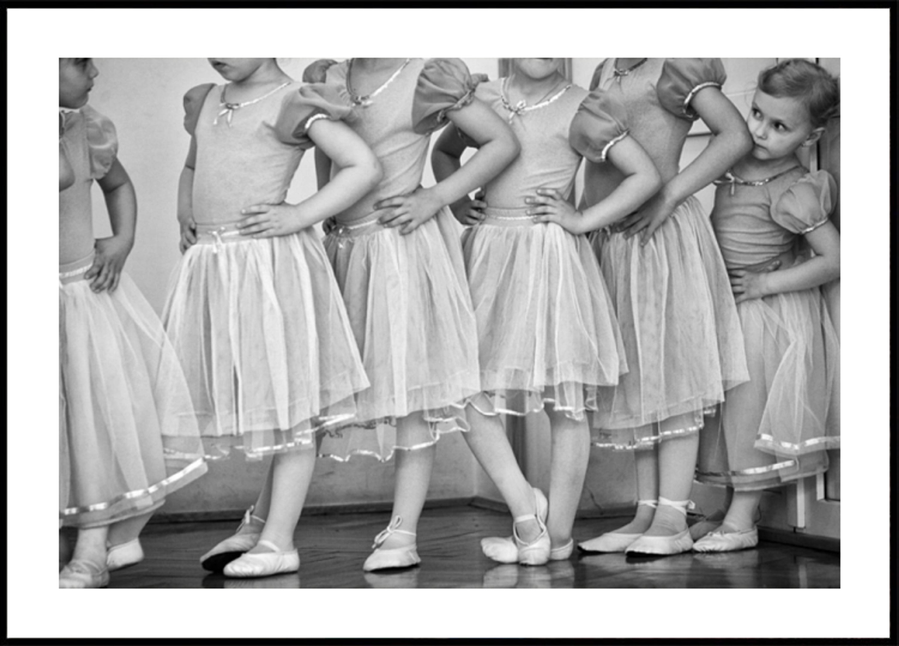 Prática de jovens bailarinas